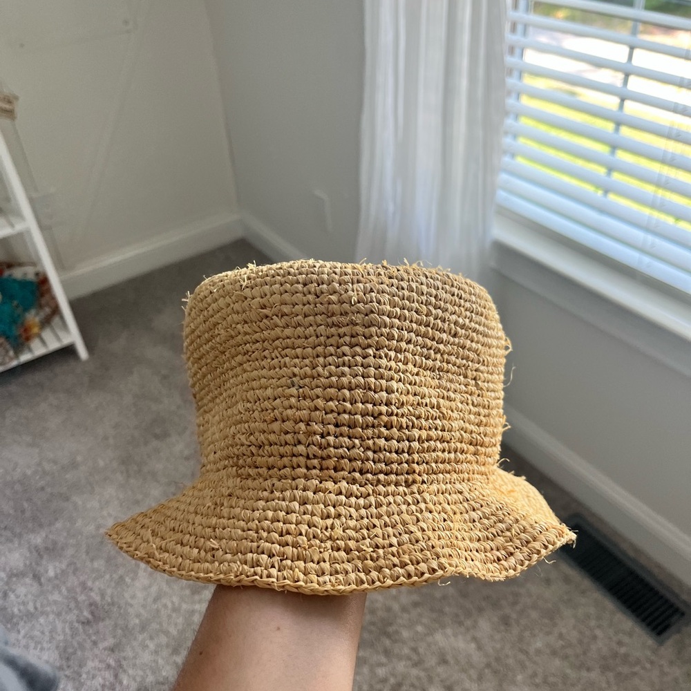 Stylish Natural Straw Bucket Hat